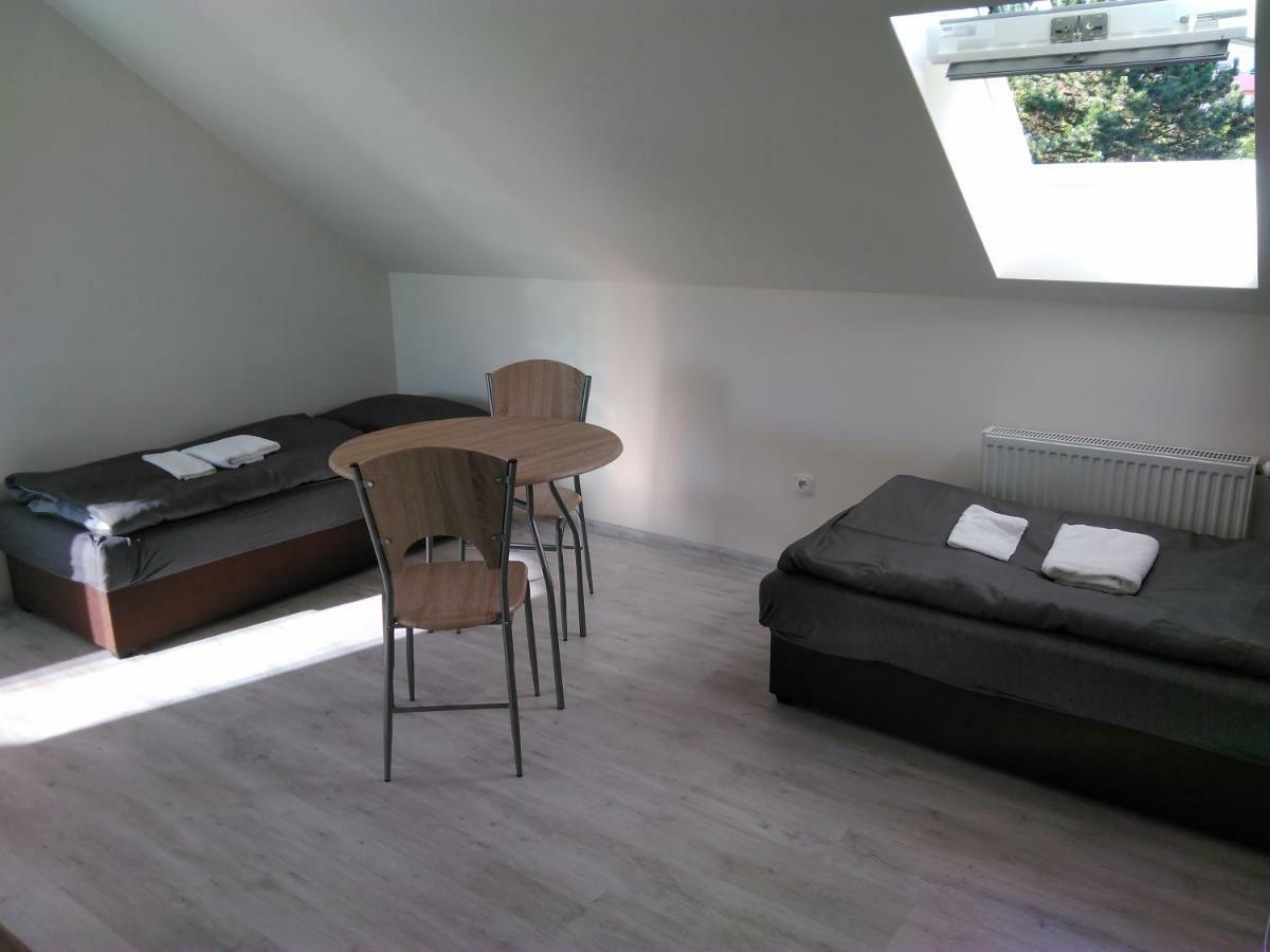 Vinoteka "U Kozu" Hotel Nové Město nad Metují Екстериор снимка
