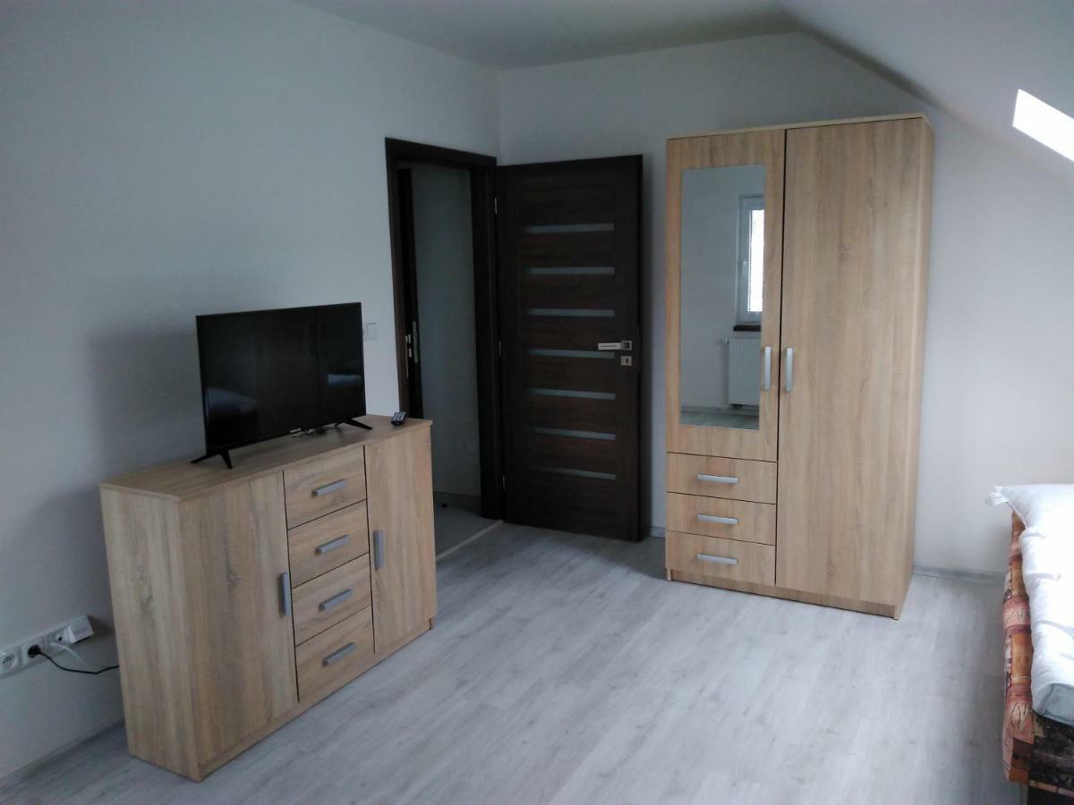 Vinoteka "U Kozu" Hotel Nové Město nad Metují Екстериор снимка