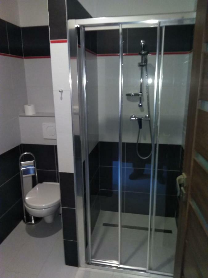 Vinoteka "U Kozu" Hotel Nové Město nad Metují Екстериор снимка